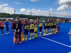 Hockey: Weibliche U10 mit Elterncoaches zu vier Punkten