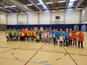 Schulhockey: Karl-Günzel Grundschule gewinnt Pokal