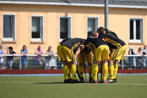 Hockey: Herren verkaufen sich beim Spitzenreiter teuer